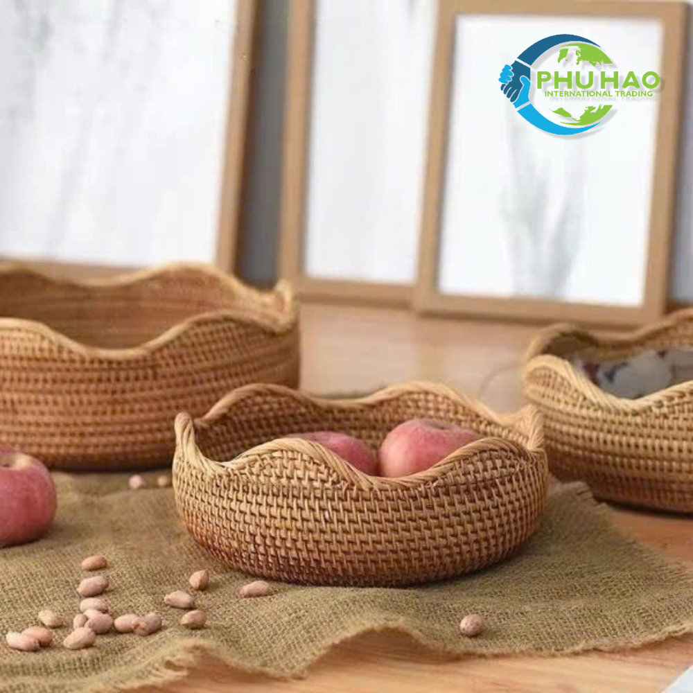 102008 Wavy Circular Rattan Basket High Quality