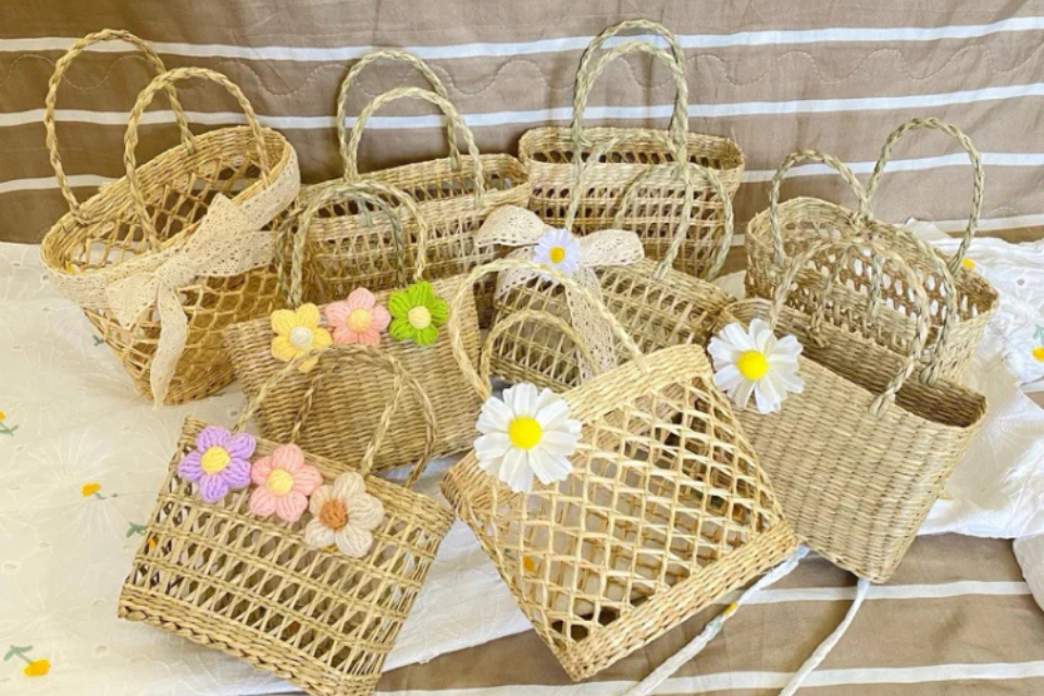 Straw bag