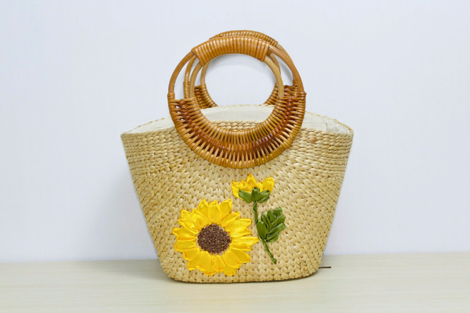 Straw bag
