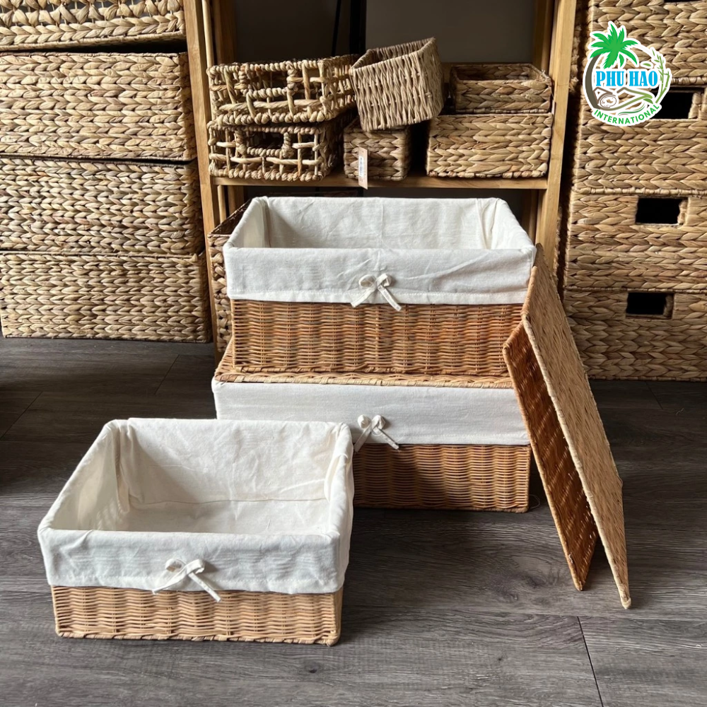 102007 Rattan Basket With Lid And White Liner For Easy Use