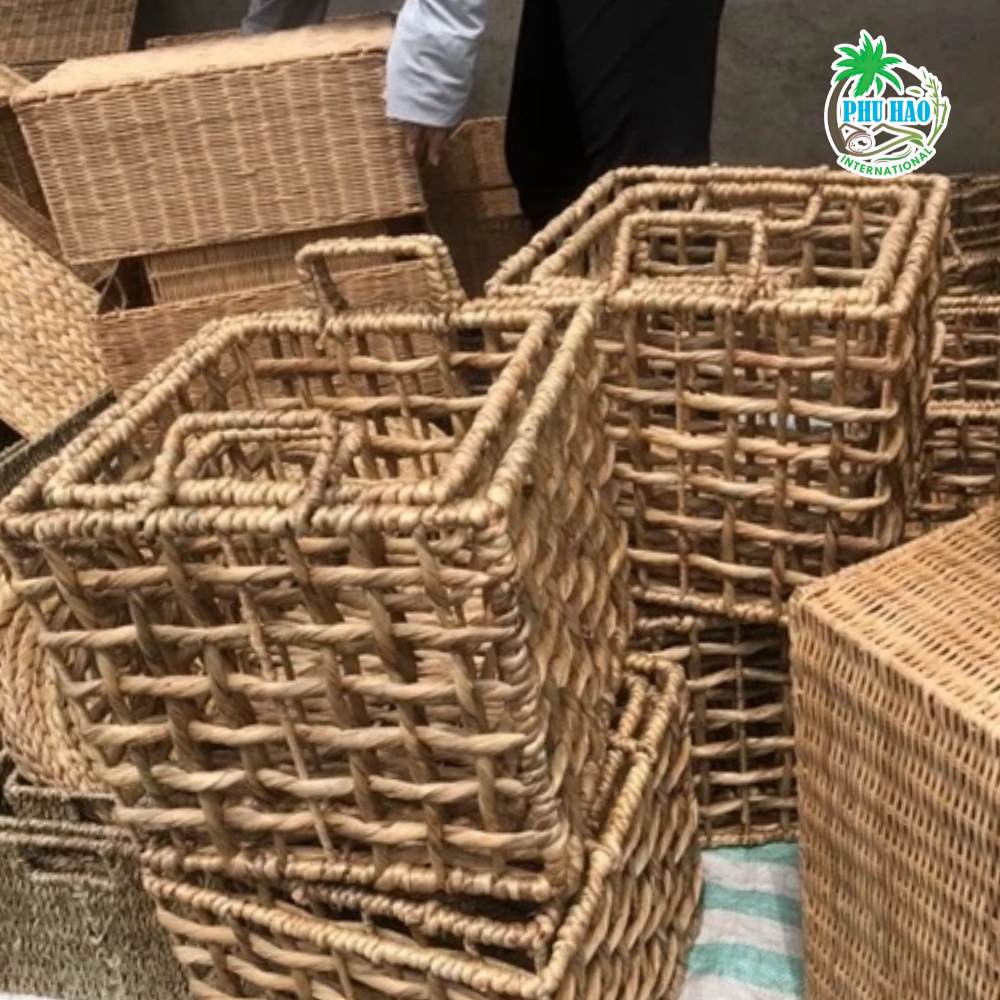 104005 Water Hyacinth Basket Square Iron Frame With Cotton Liner