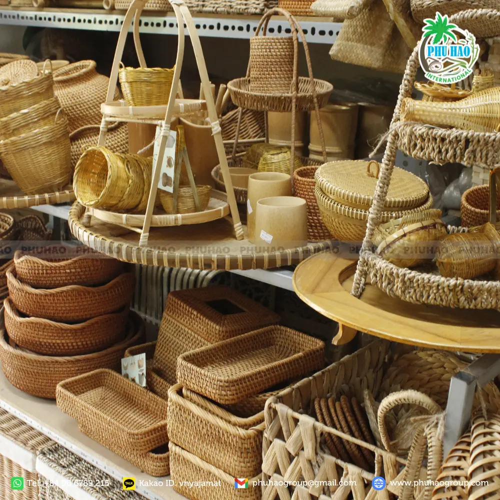 202003 Multi-Purpose Rattan Tray With Wavy Edges From Viet Nam