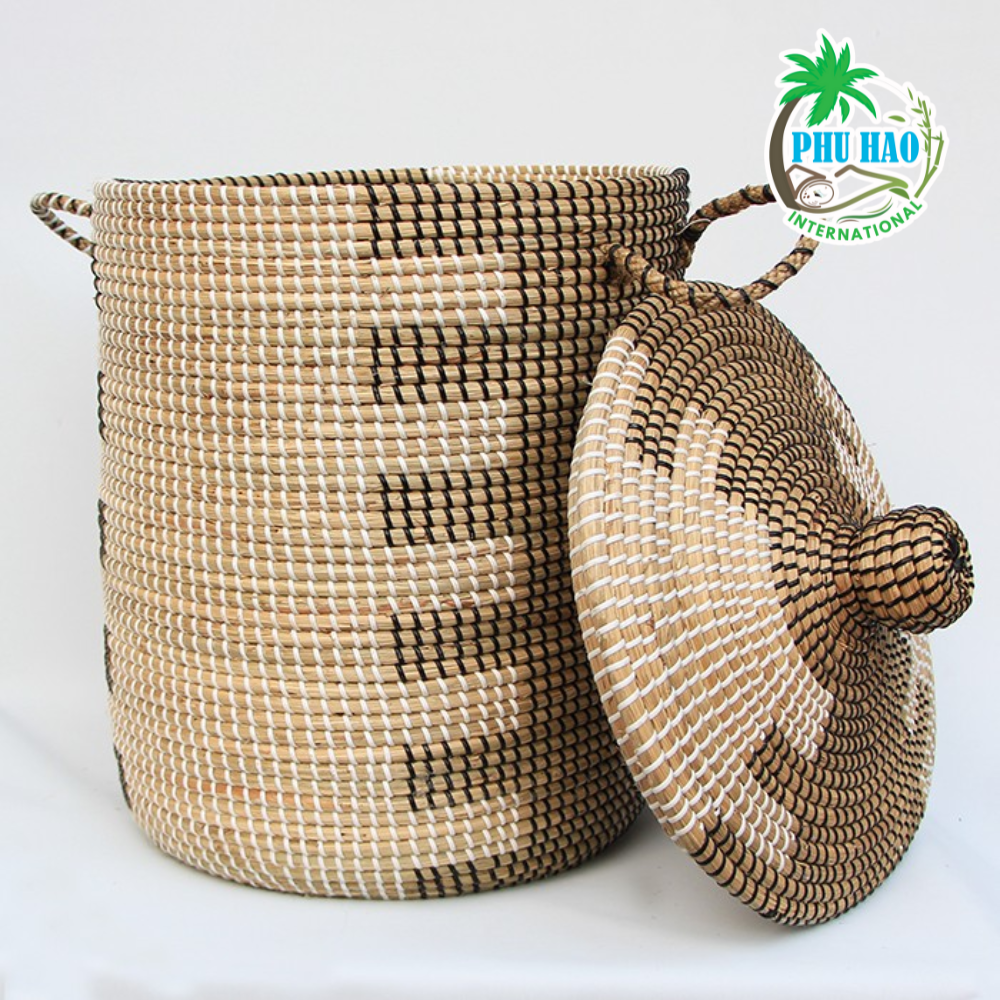103003 Seagrass Basket With Lid Designed To Save Clothes And Space